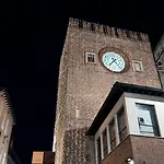 威尼斯mestre市中心新装修独立卫浴阳台双人房 *