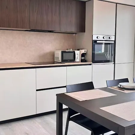 威尼斯mestre市中心新装修独立卫浴阳台双人房 Venice